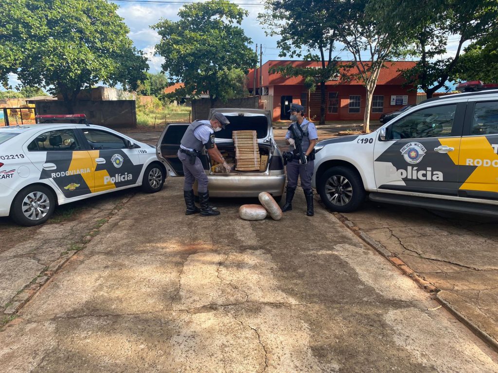 Motorista é preso transportando mais de 300 quilos de maconha