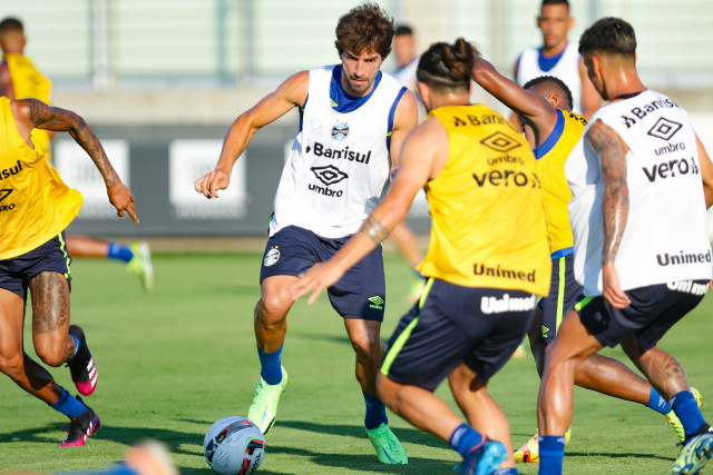 Grêmio realiza primeiro treino da semana com trabalho no CT Luiz Carvalho