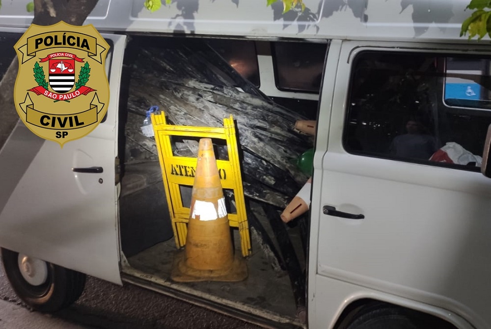 Trio é preso por furto de fios de rede telefônica