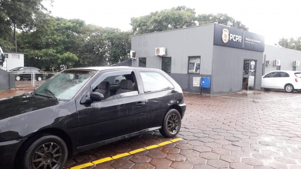 Carro que teria sido utilizado em homicídio é encontrado pela PM