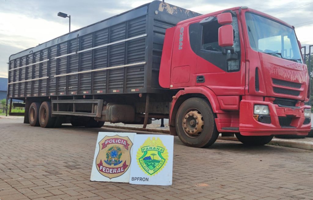 POLICIA FEDERAL e BPFRON apreendem grande carregamento de cigarros contrabandeados