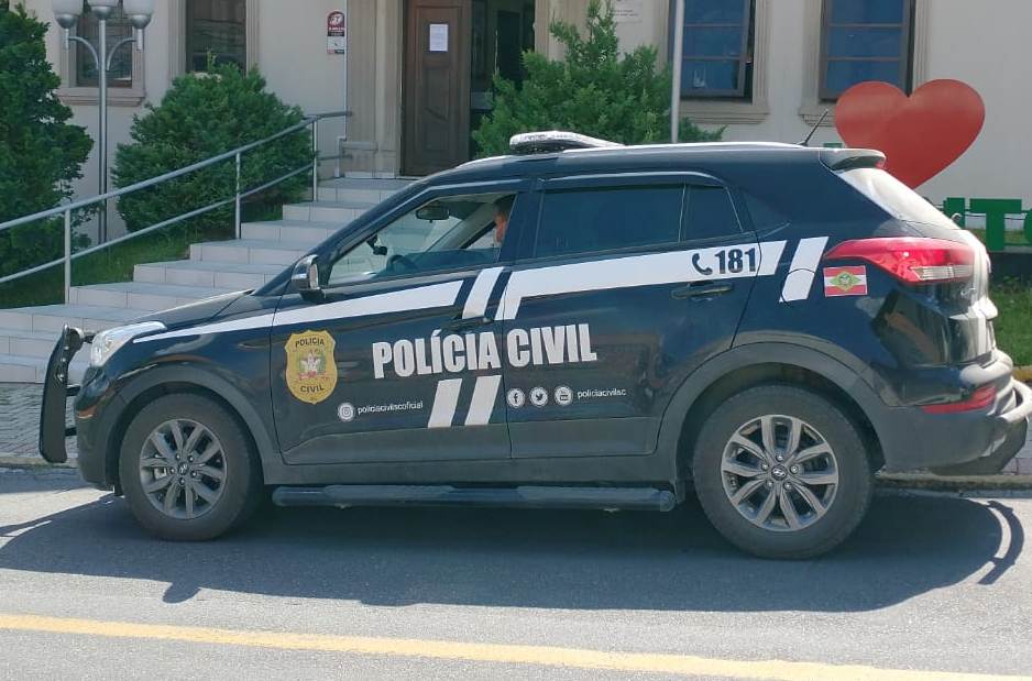Polícia Civil cumpre mandados de busca em investigação de suspeita de desvio de salário em São Bento do Sul