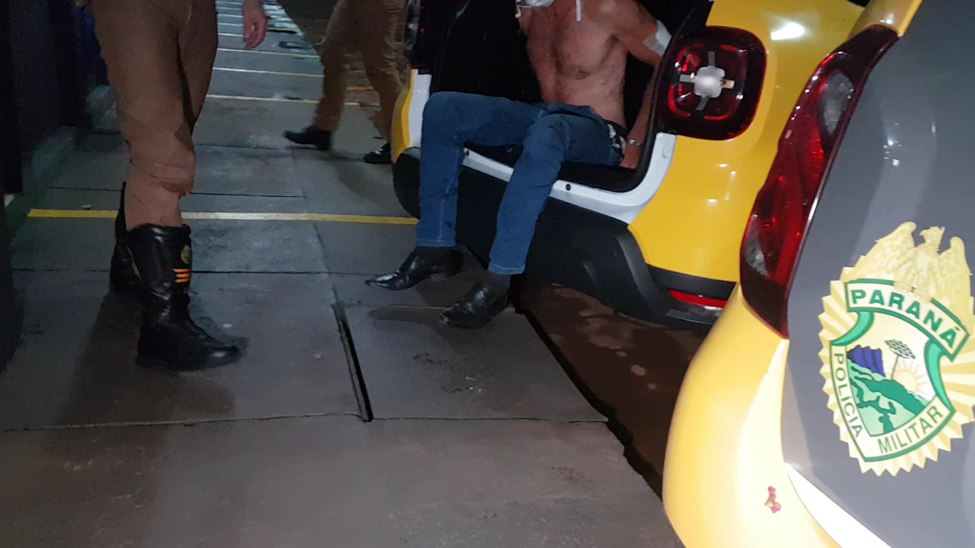 Esfaqueado no Universitário é encaminhado à Delegacia após ser acusado de agredir companheira com barra de ferro