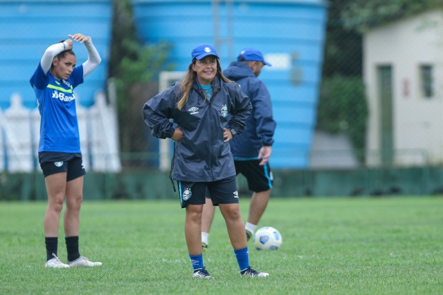 Gurias Gremistas aprimoram modelo de jogo com vistas para o Cruzeiro, na Supercopa do Brasil