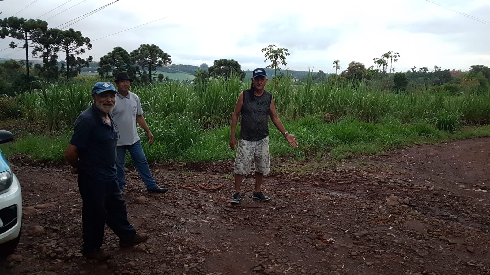 “Disseram que em 15 dias estaria arrumado”, reclamam moradores da Estrada Rio da Paz Imagem referente a “Disseram que em 15 dias estaria arrumado”, reclamam moradores da Estrada Rio da Paz