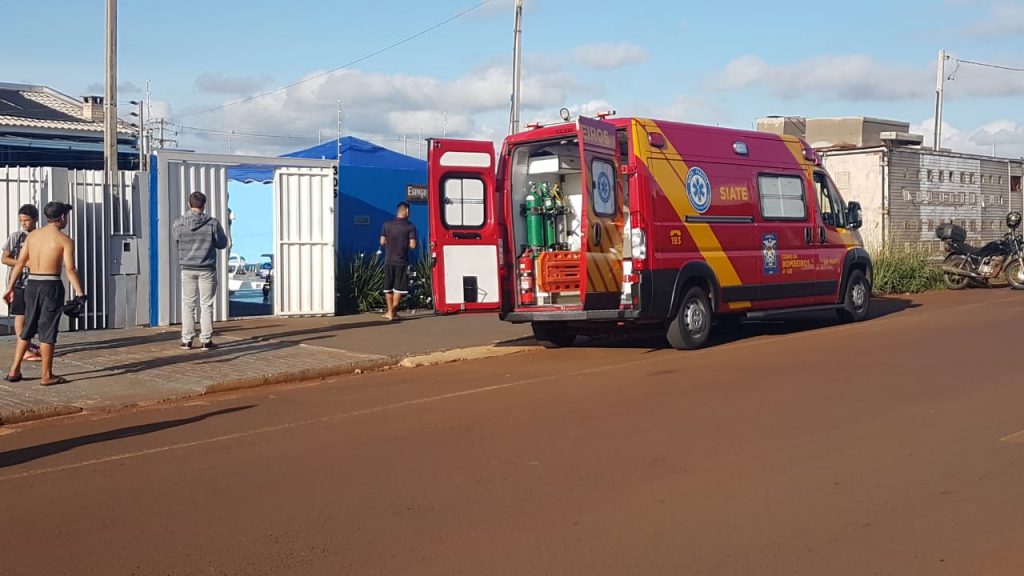 Rapaz de 27 anos fica ferido após sofrer queda no Bairro Floresta