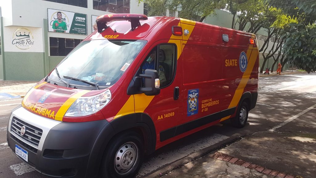 Homem sofre queda em calçada da Rua Paraná e fica ferido