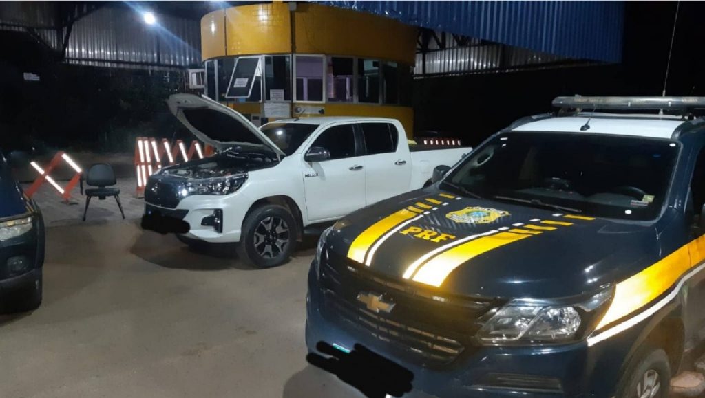 Abordagem simultânea da PRF no Paraná e no Ceará revela veículo clonado Abordagem simultânea da PRF no Paraná e no Ceará revela veículo clonado