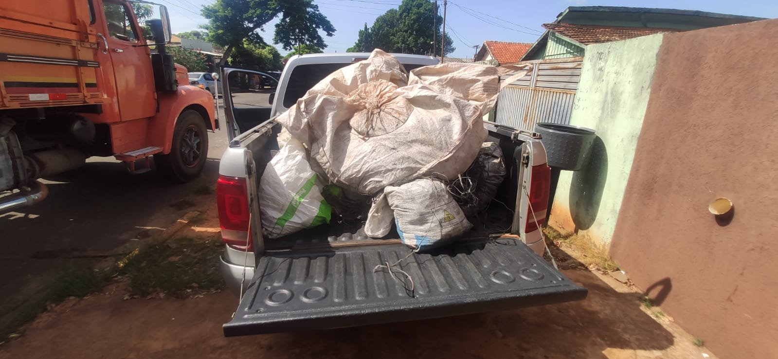 Polícia Civil prende quatro homens por receptação qualificada em Naviraí Imagem referente a Polícia Civil prende quatro homens por receptação qualificada em Naviraí