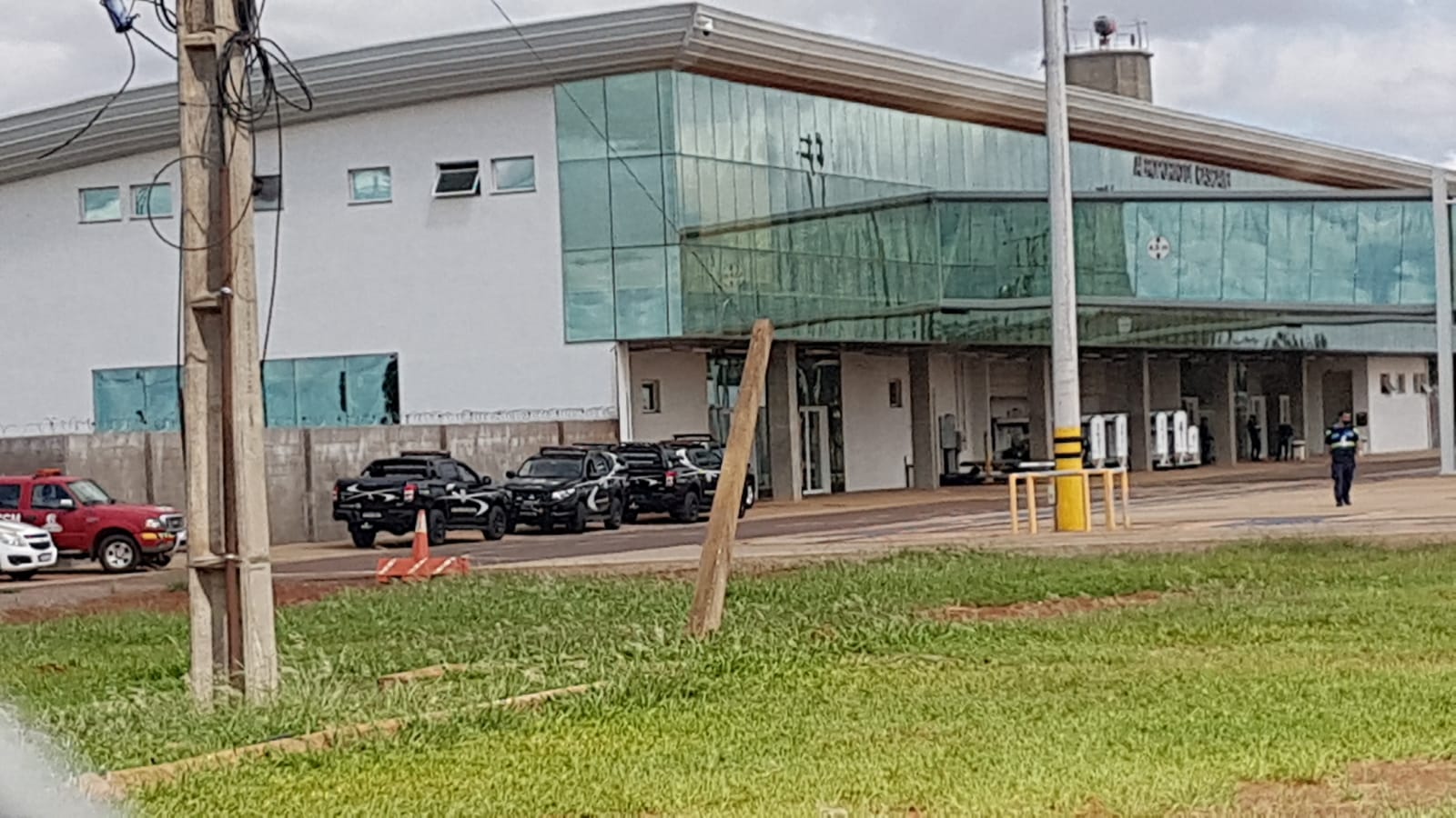 Depen Federal realiza escolta em transferência de detentos