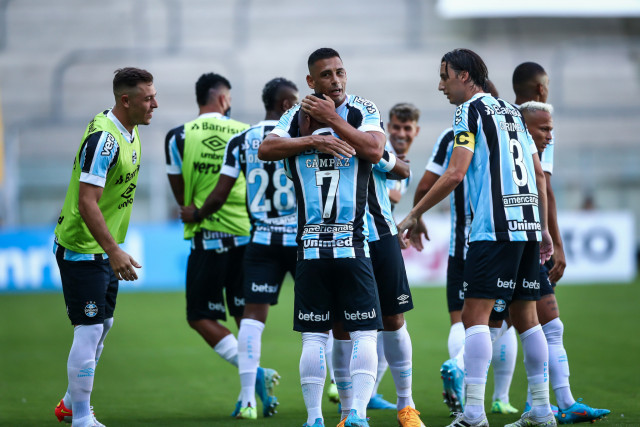 Com gols de Campaz e Diego Souza, Grêmio vence o São José por 2 a 1, na Arena