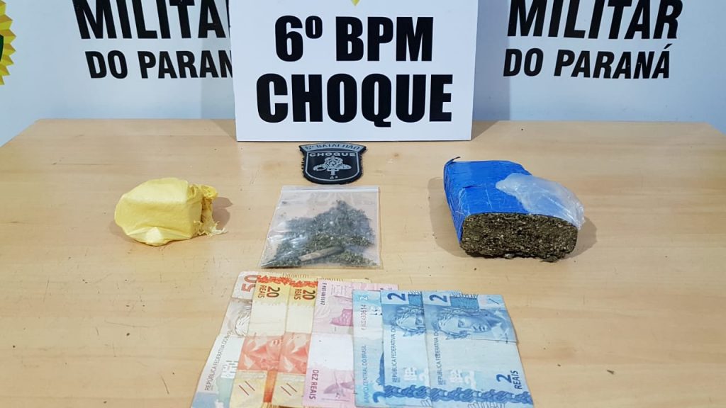 Pelotão de Choque prende rapaz de 22 anos com drogas no Bairro Cascavel Velho