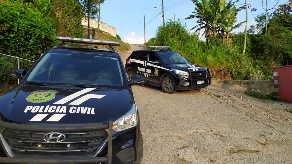 Ação conjunta cumpre mandados de busca e apreensão em investigação de homicídio em São Francisco do Sul