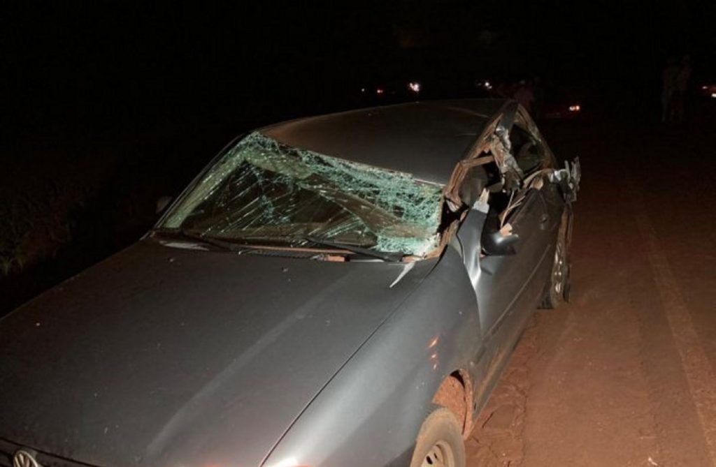Acidente entre carro e trator com plantadeira deixa condutora ferida no interior de Nova Santa Rosa