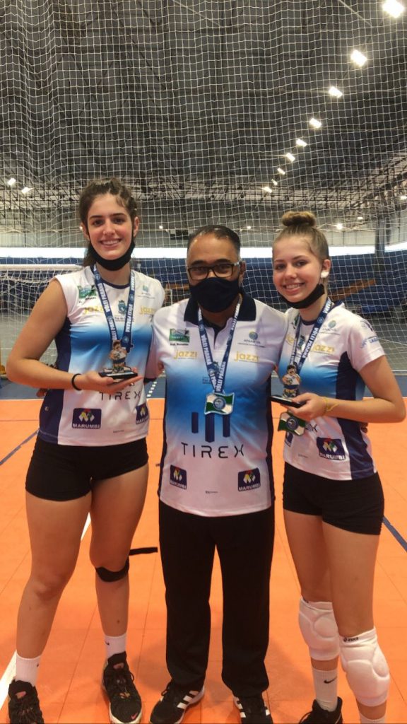 Atletas do voleibol feminino iguaçuense são convocadas para a seleção paranaense sub 17