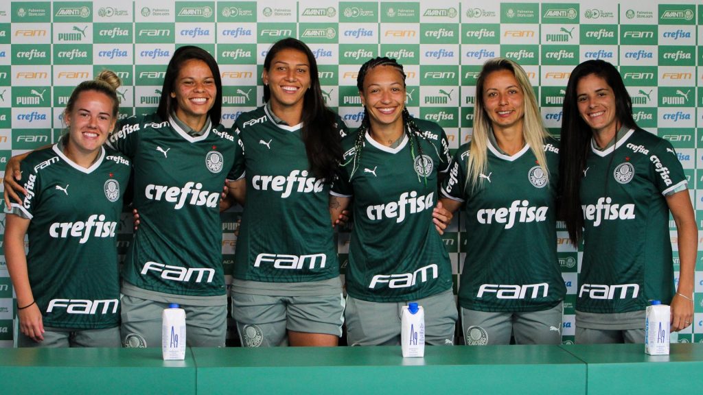 Palmeiras apresenta reforços do time feminino para a temporada