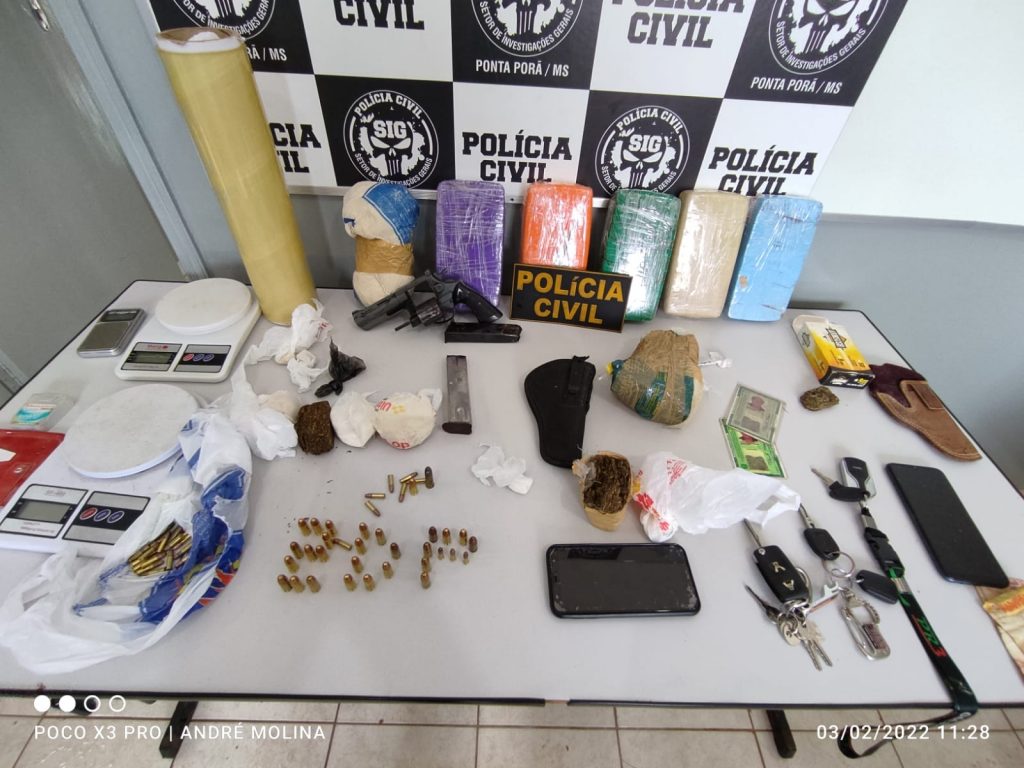 Polícia Civil apreende munição, arma de fogo e entorpecentes durante cumprimento de mandado prisão