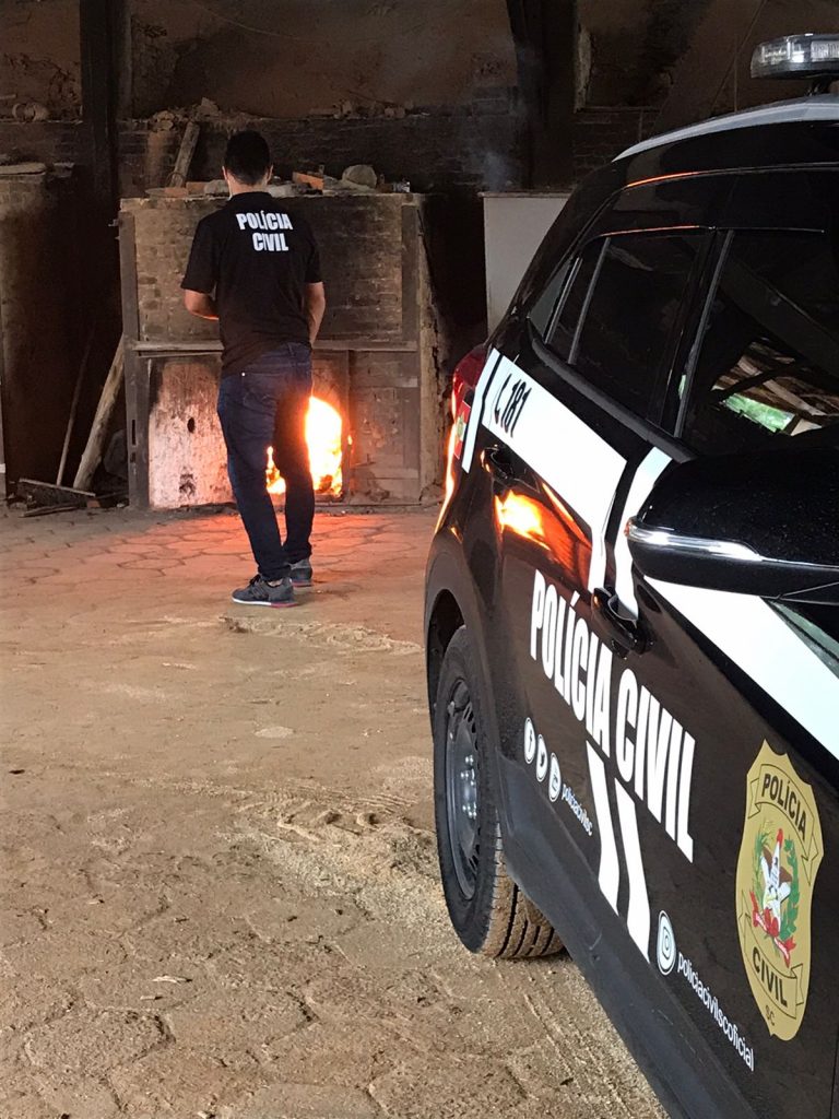 Polícia Civil incinera cerca de 50 quilos de drogas apreendidas em apuração de atos infracionais