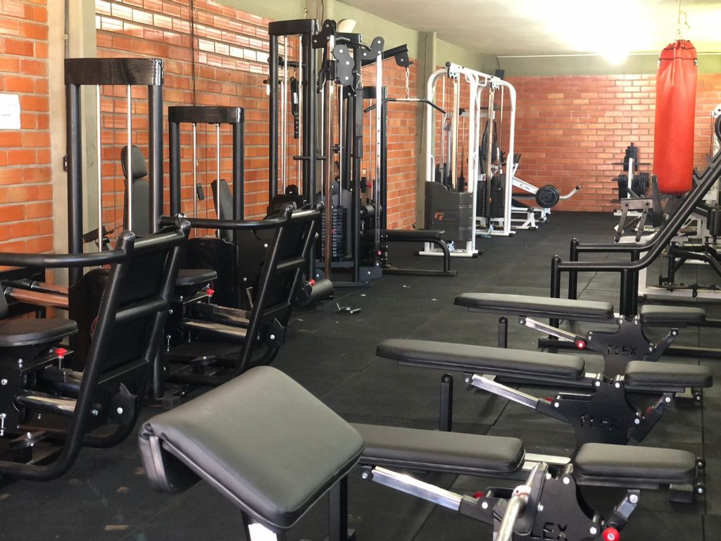 Acadepol e DEIC contam com novos equipamentos para a prática de exercícios físicos