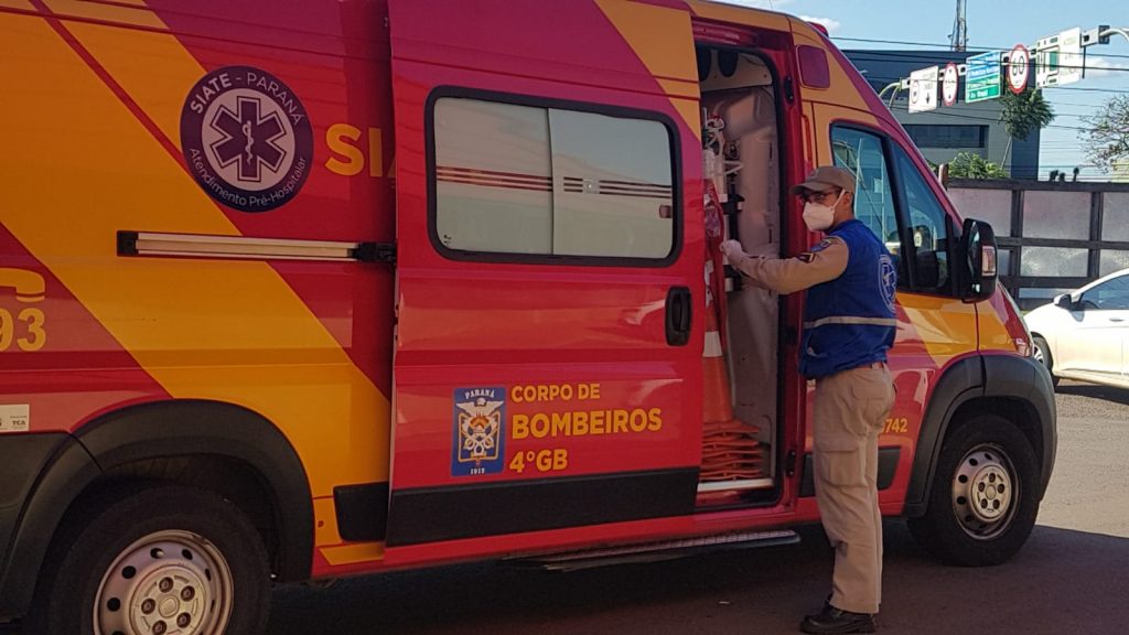 Após desentendimento, moradora de rua sofre golpe de faca na perna no Santa Cruz