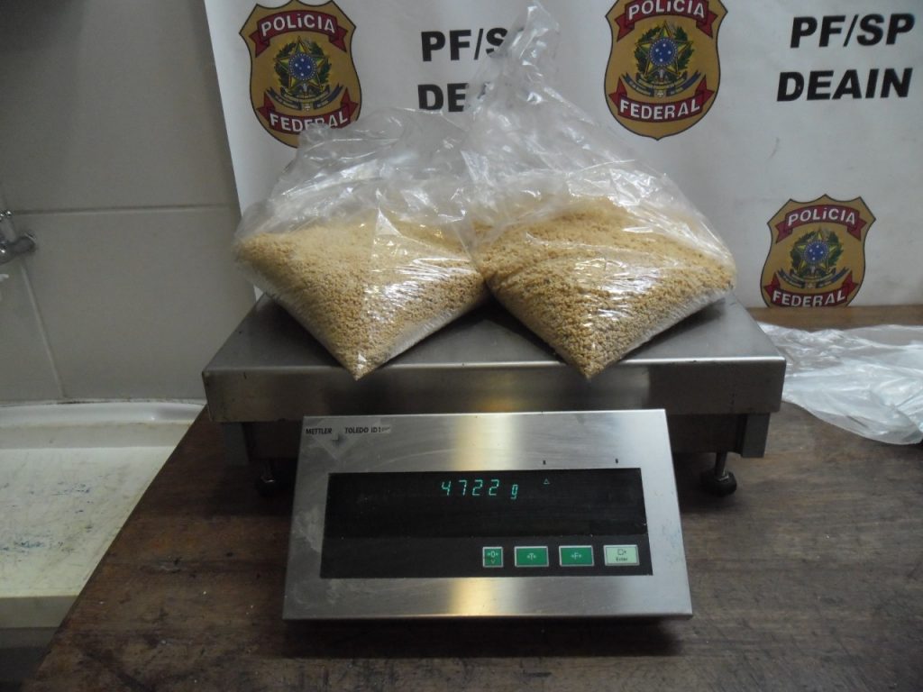 PF apreende quase 6 kg de cocaína