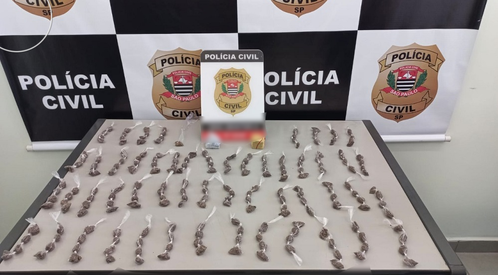 Reincidente no tráfico é preso após o encontro de maconha em sua casa