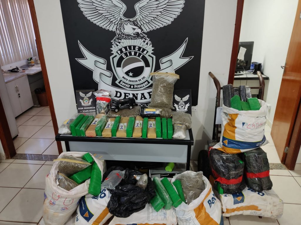 Polícia Civil prende dupla que mantinha depósito de drogas no Parque Lageado