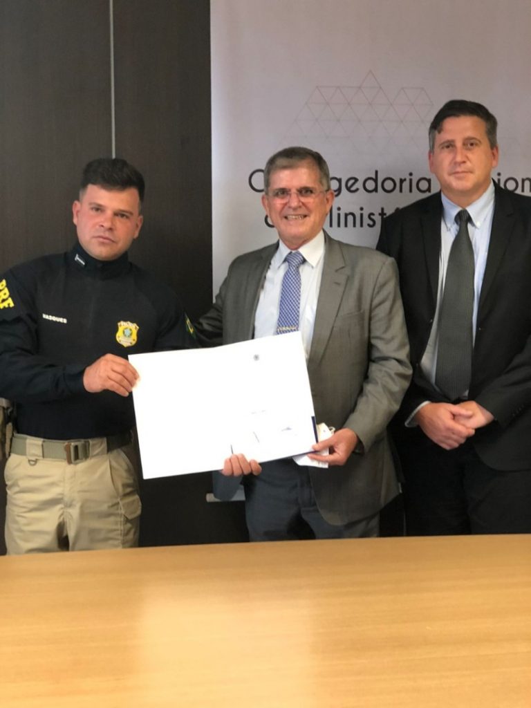 PRF assina acordo para combater fraudes nos combustíveis PRF assina acordo para combater fraudes nos combustíveis