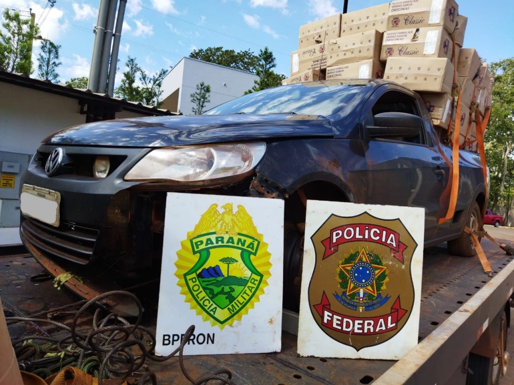 PF e BPFRON-PMPR apreendem veículo carregado com cigarros contrabandeados