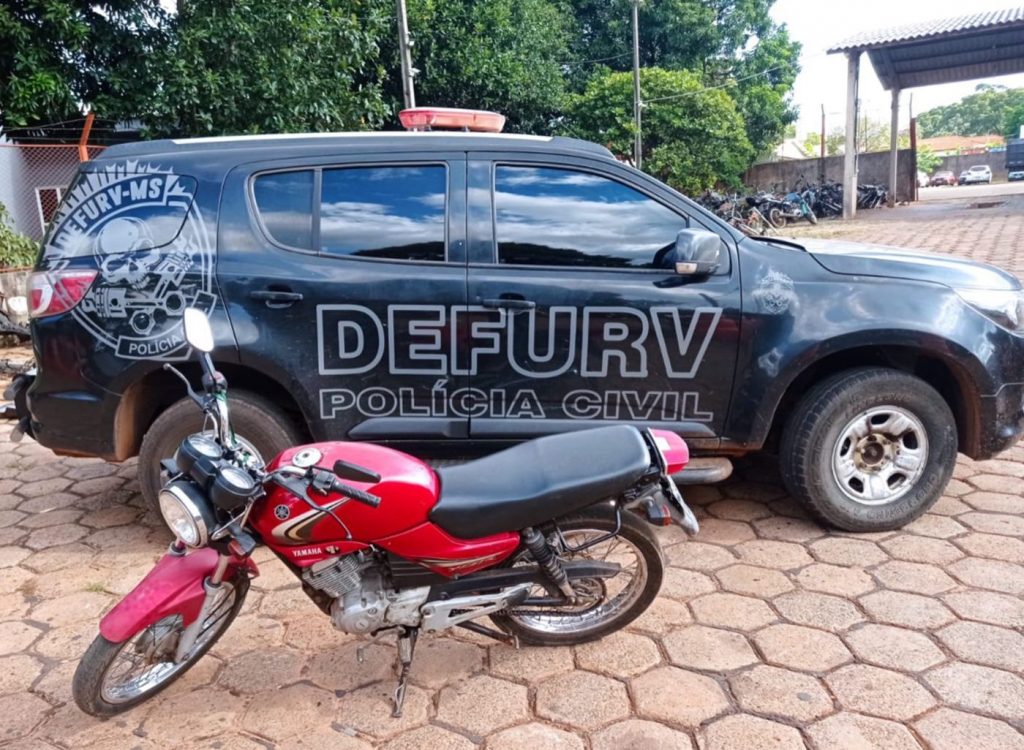 Polícia Civil recupera moto furtada e prende o receptador