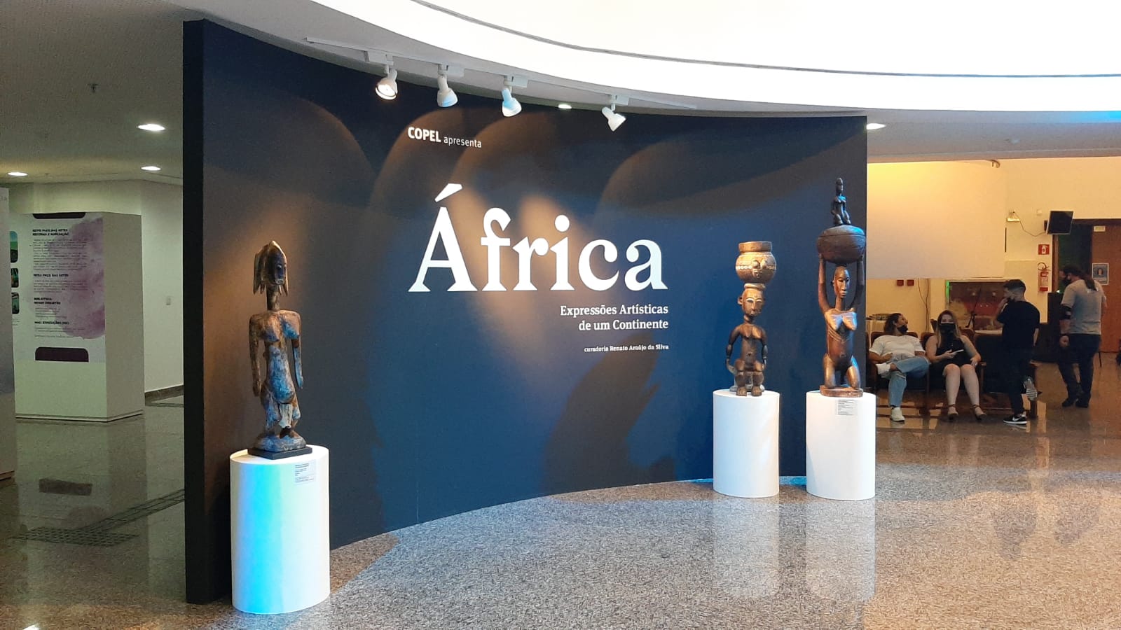 Museu Oscar Niemeyer inaugura primeira exposição em Cascavel