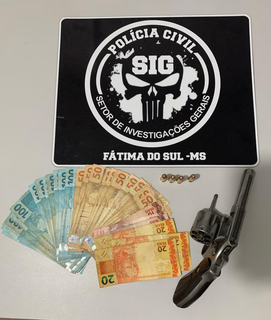 Polícia Civil prende duas pessoas em flagrante após negociação de arma de fogo