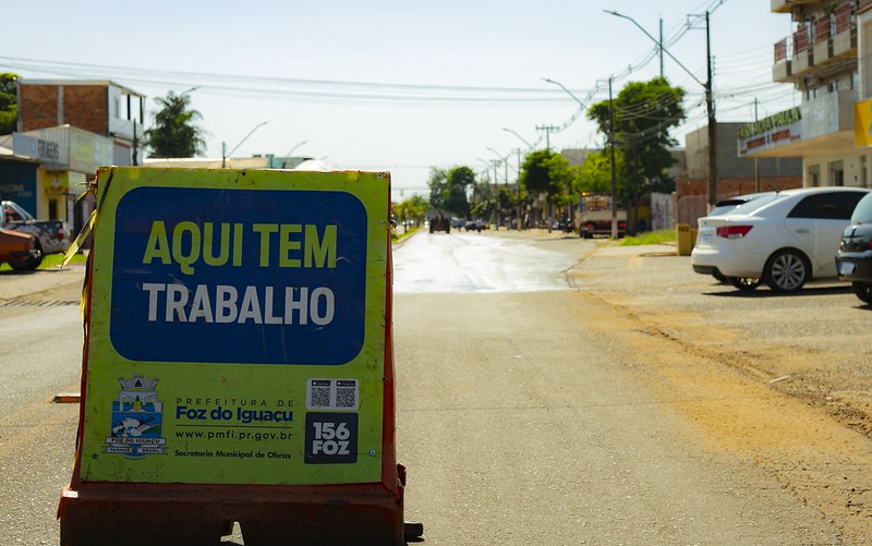 Obras de recapeamento asfáltico na Avenida Morenitas já estão com 40% de execução