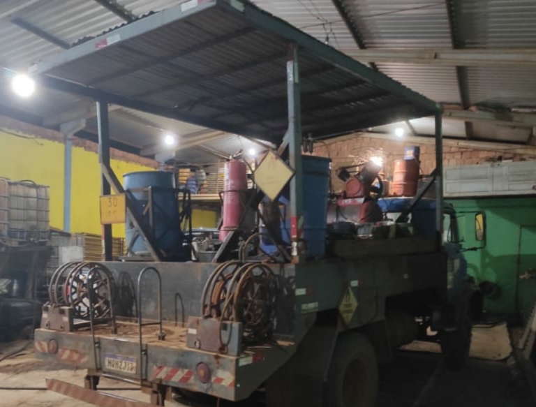 Polícia Civil prende duas pessoas por furto de combustível de empresa de terraplanagem