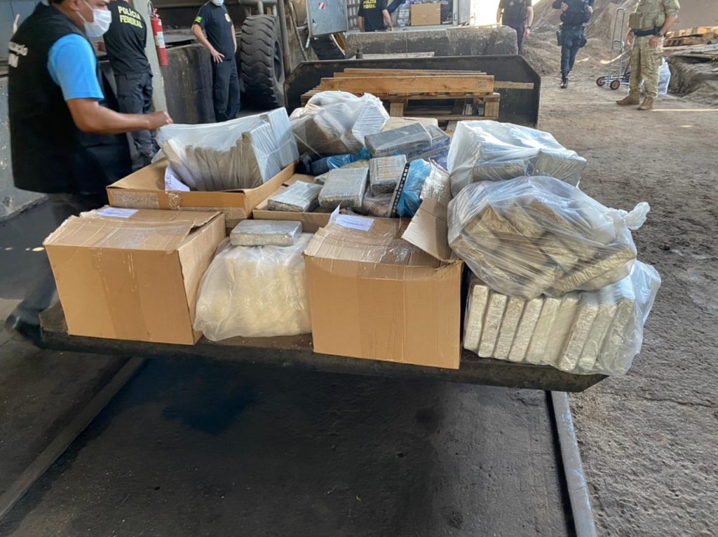 Polícia Federal incinera mais de 1800 quilos de entorpecentes