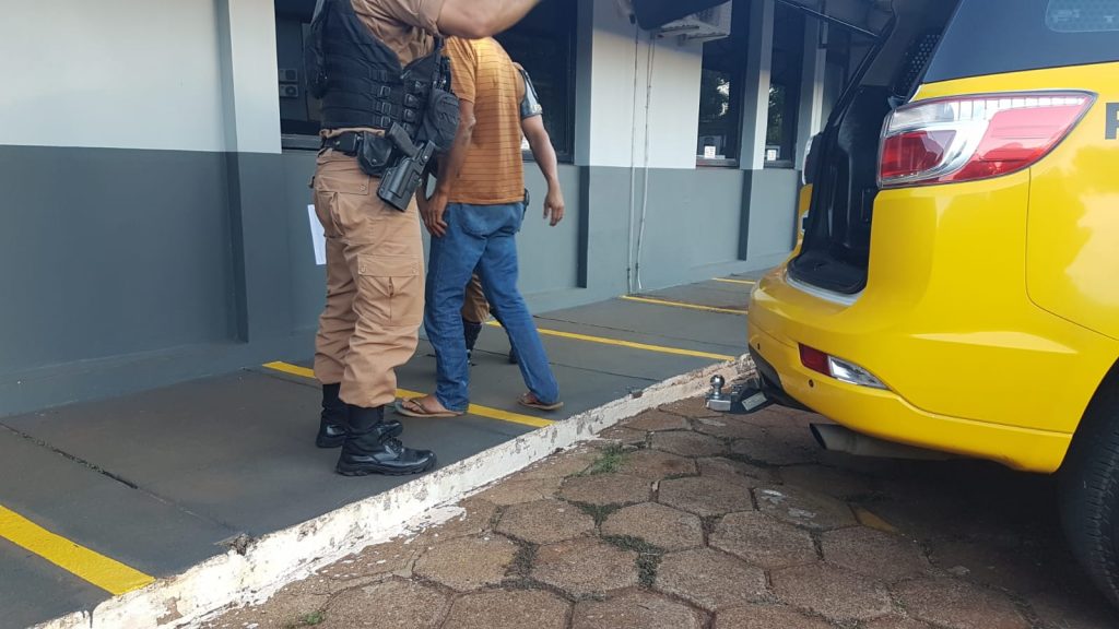 Detido com mandado em aberto por pensão alimentícia é levado até a 15ª Subdivisão Policial