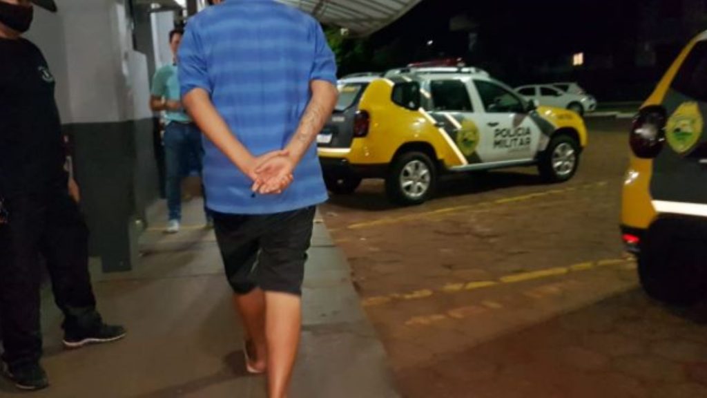 Polícia Militar detém homem com drogas e mercadorias roubadas