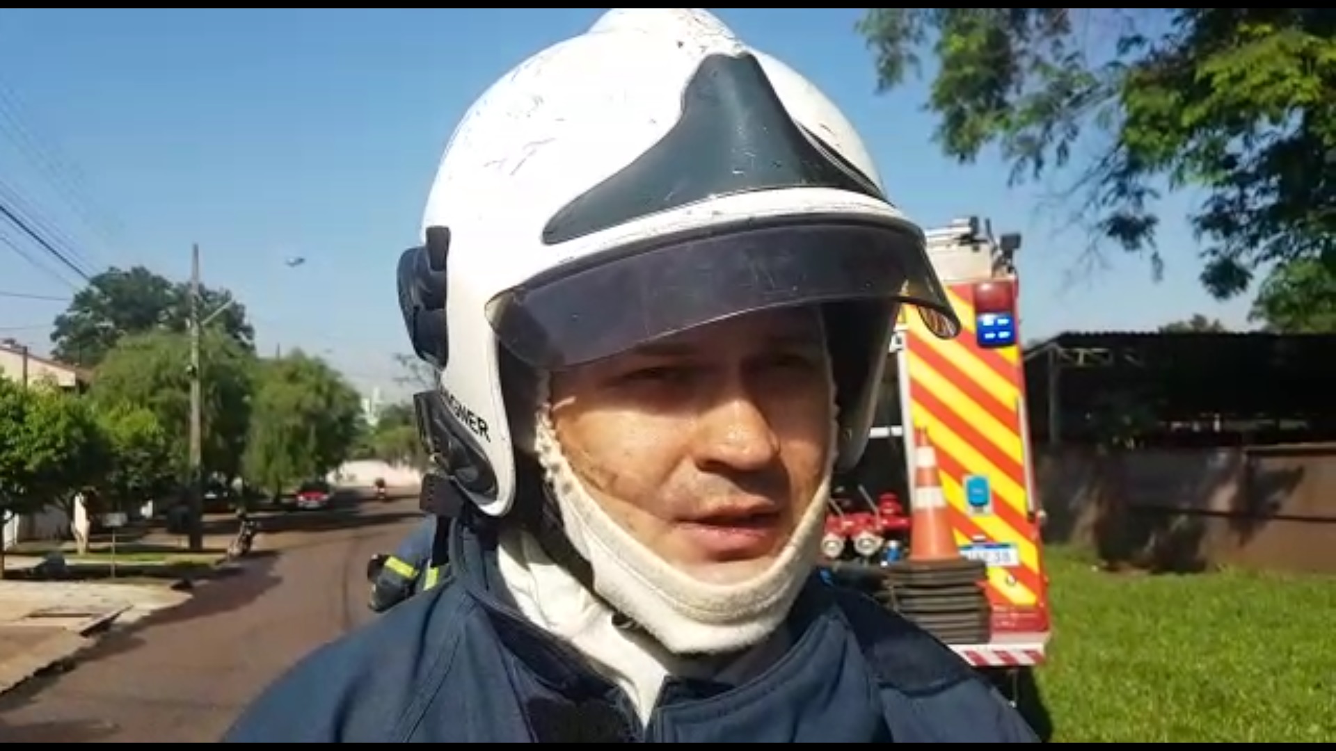 Corpo de Bombeiros afirma que homem que colocou fogo em carro também queria destruir residência