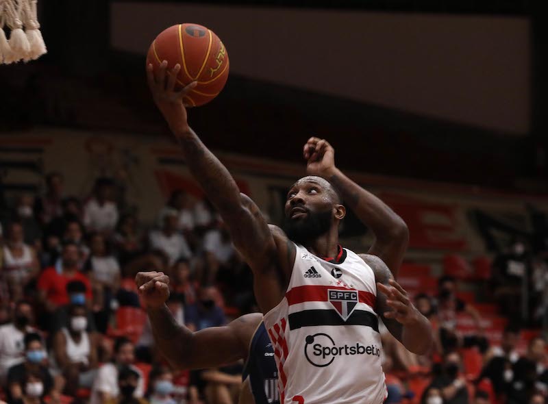 Com energias renovadas, São Paulo encara o Pinheiros no NBB