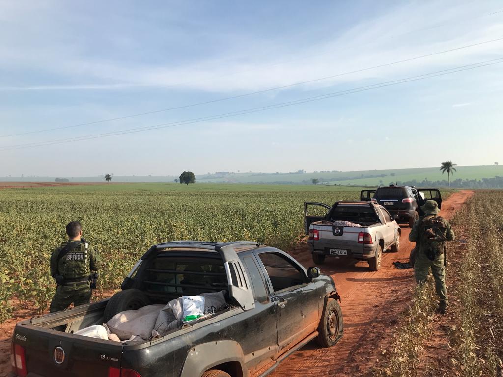 Polícia Federal e BPFRON apreendem veículos carregados com agrotóxicos contrabandeados