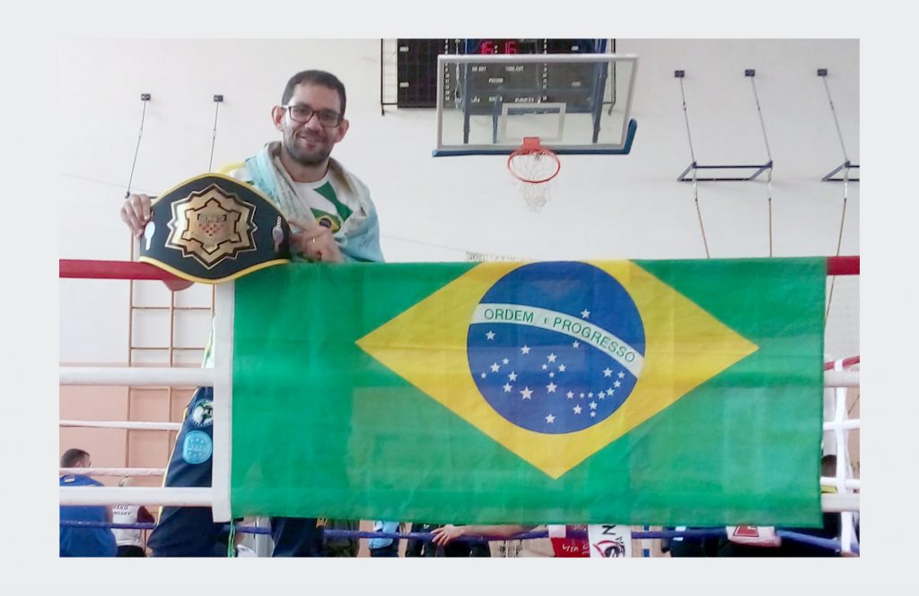 Atleta londrinense do kickboxing conquista título inédito na Europa