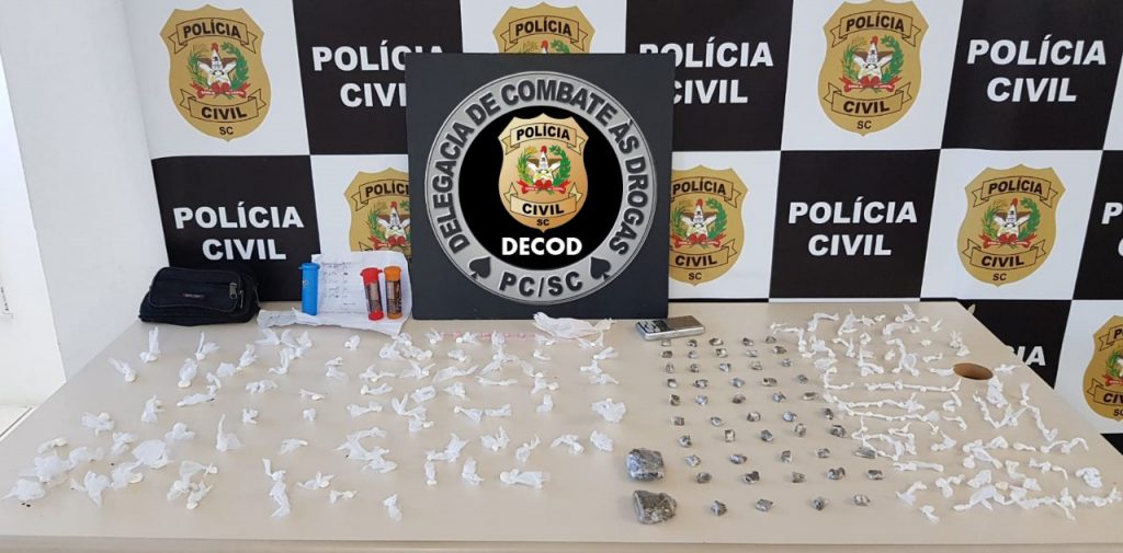 Polícia Civil realiza buscas e faz apreensão de drogas em Florianópolis