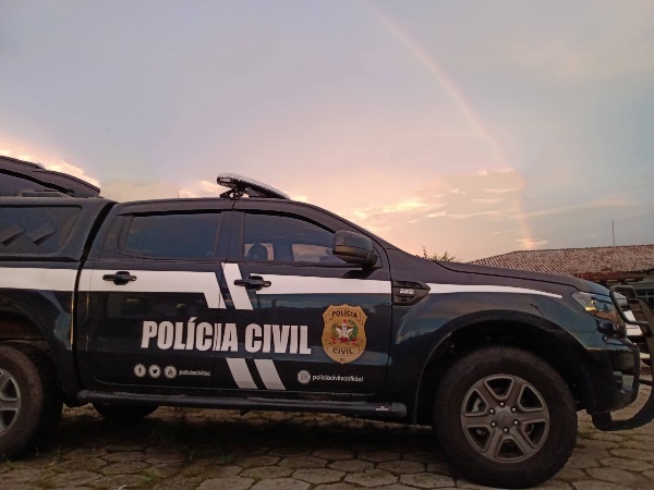 Polícia Civil prende homem por furto e corrupção de menores em Palhoça