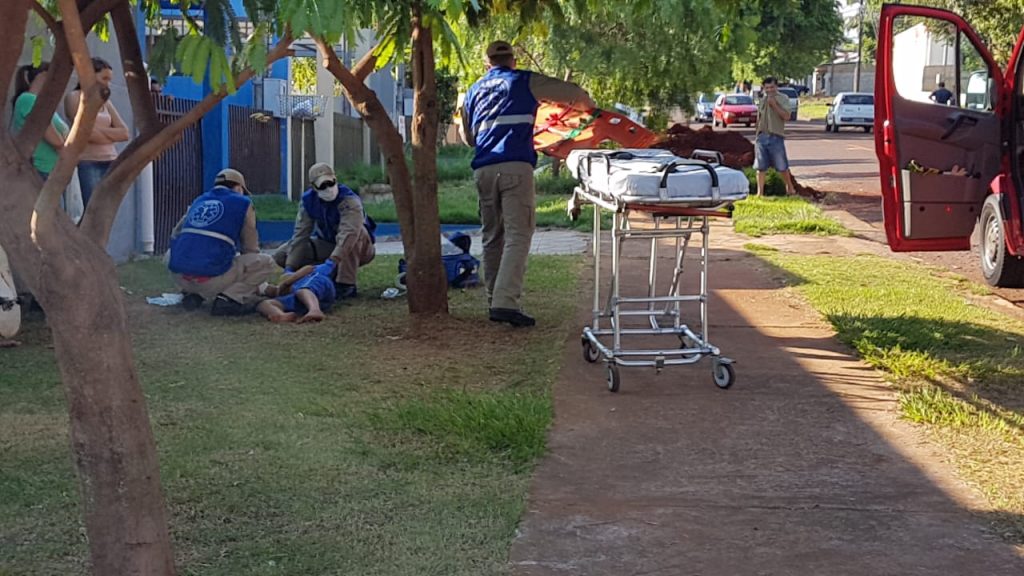 Criança sofre fratura no braço após queda