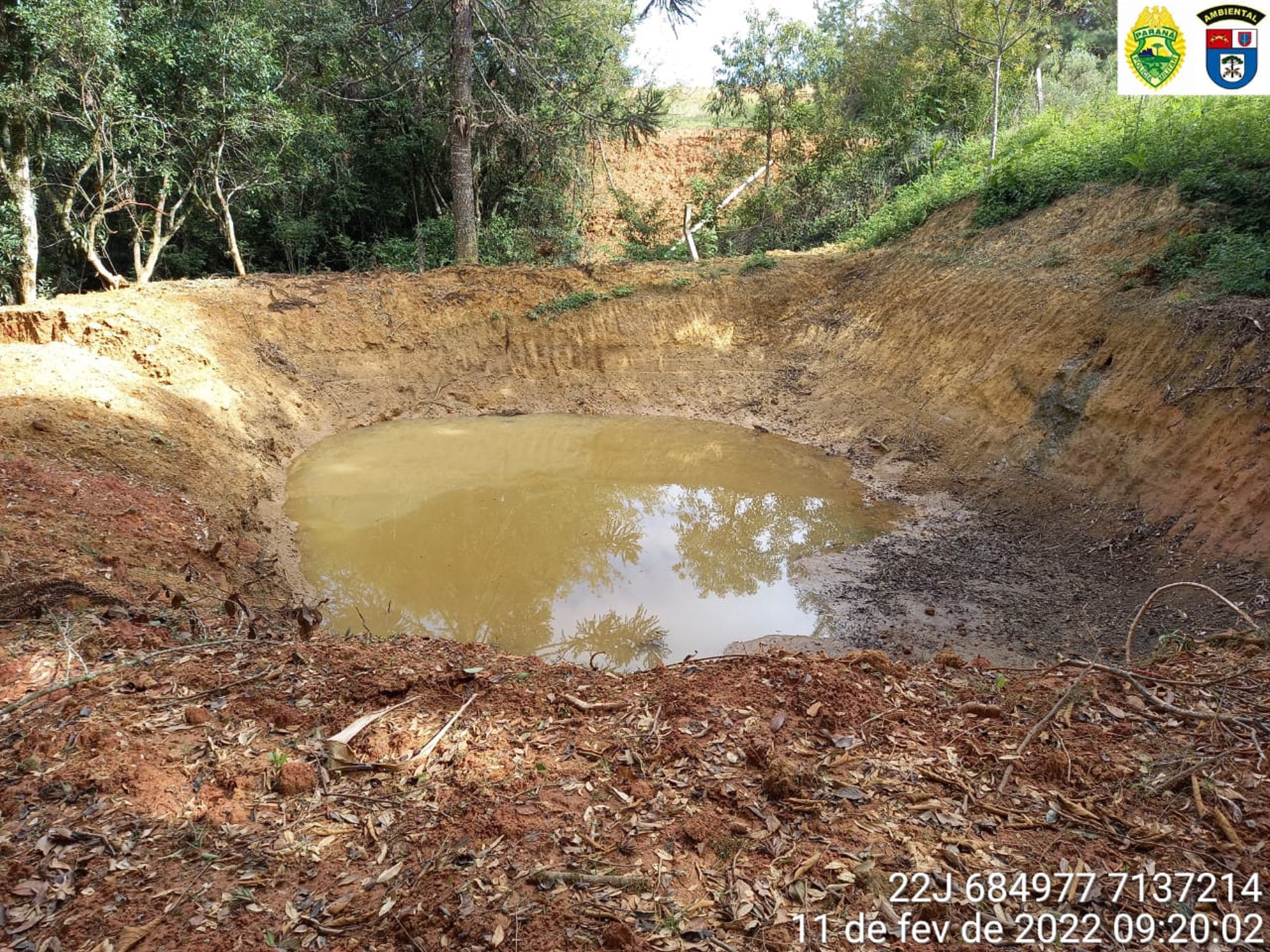 PM autua proprietário por construção de tanque em área de preservação permanente Imagem referente a PM autua proprietário por construção de tanque em área de preservação permanente
