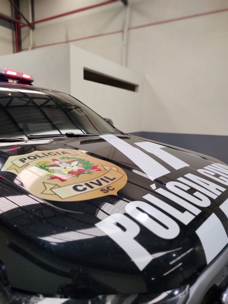 Ação conjunta esclarece roubo a residência em Gaspar e quatro mandados de prisão são cumpridos