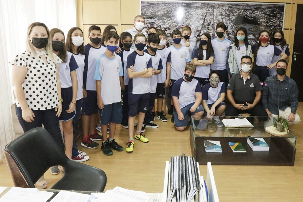Toledo – Alunos da Escola Adventista visitam setores da Prefeitura de Toledo