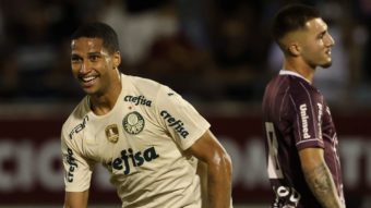 Melhor em campo, zagueiro Murilo chega a dois gols em seu quarto jogo pelo Verdão