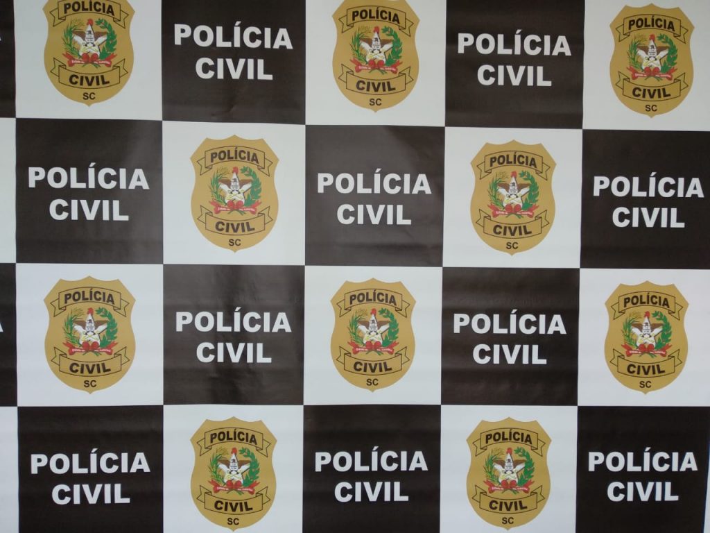 Polícias Civis de Santa Catarina e do Rio Grande do Sul prendem mulher investigada por integrar organização criminosa