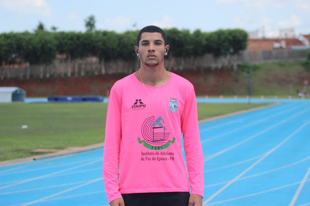 Atleta iguaçuense se torna recordista sul-americano no salto triplo
